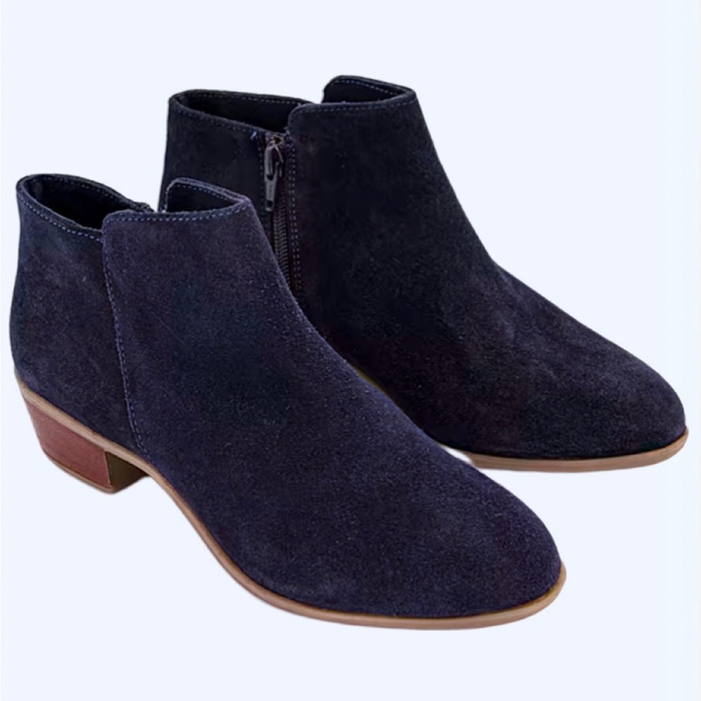 DIBA NWOB ankle zip gently rounded toe small hill boots